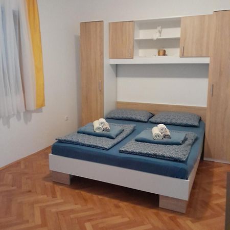 Apartman Larus Starigrad Exterior photo
